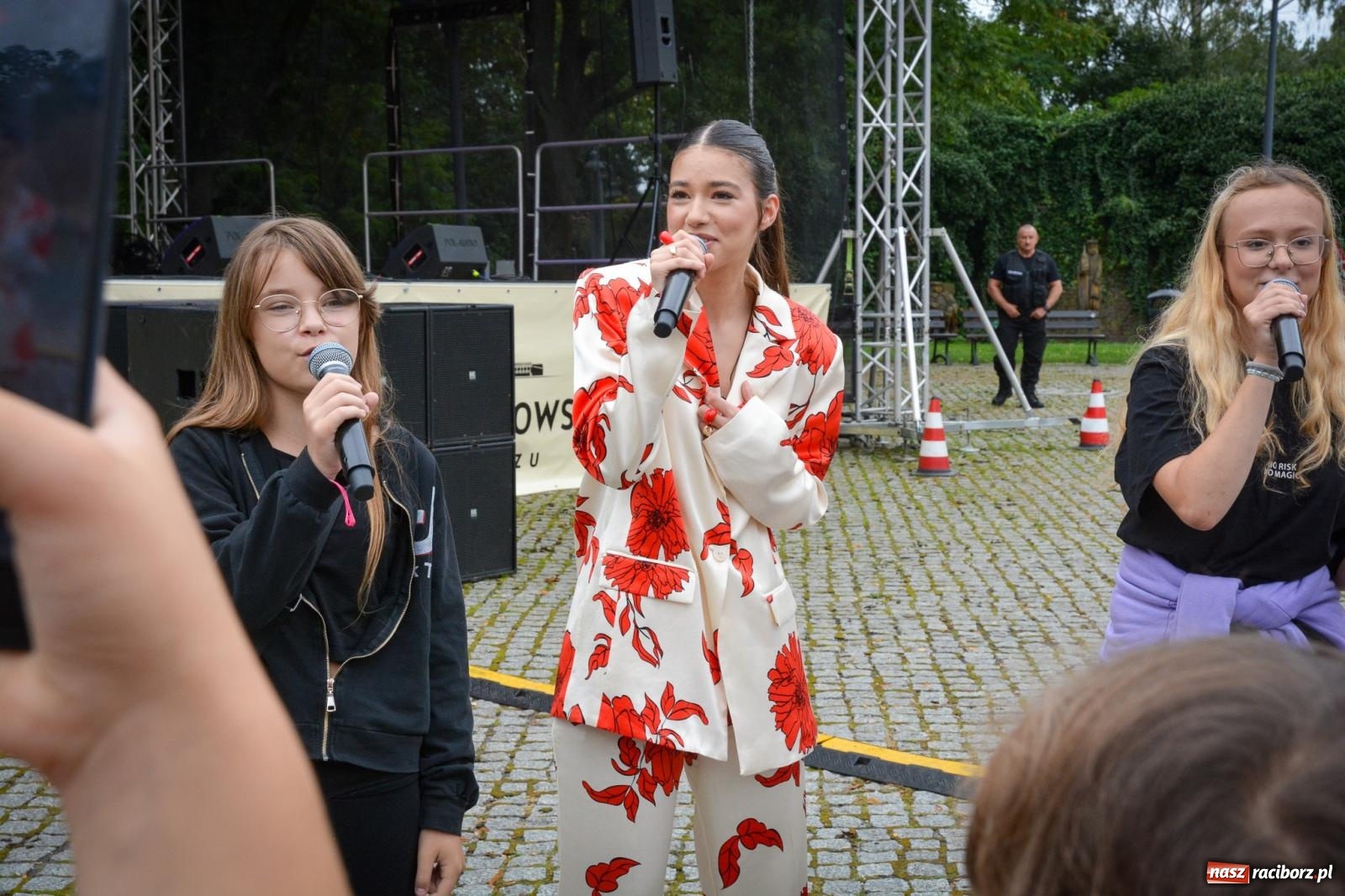 Zdjęcie w galerii na portalu naszraciborz.pl: Sztefa i Brajan, Freddie, EMI oraz Beskidzcy zbóje pożegnali wakacje na zamku [FOTO i WIDEO] wiadomości z regionu