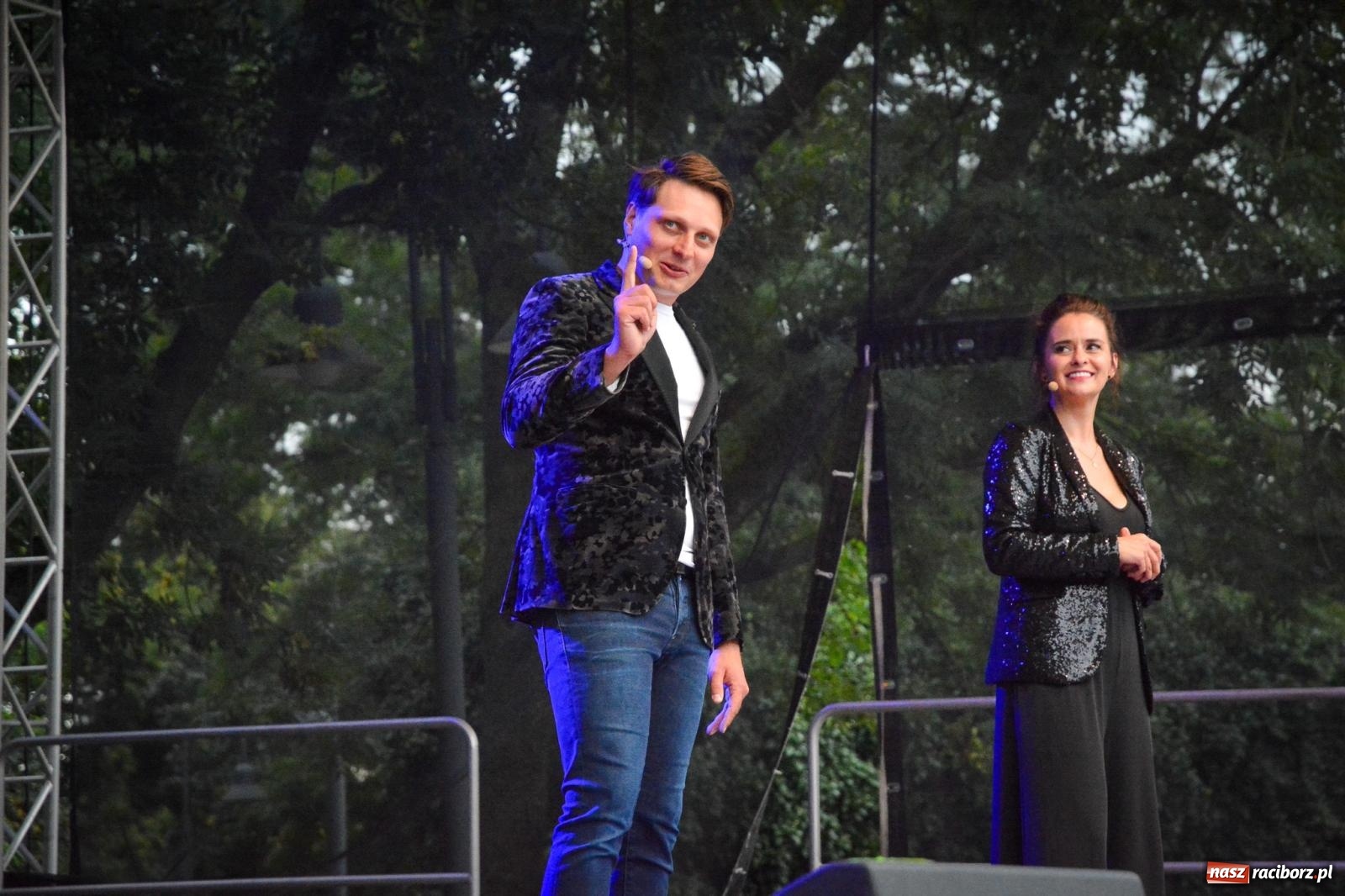 Zdjęcie w galerii na portalu naszraciborz.pl: Sztefa i Brajan, Freddie, EMI oraz Beskidzcy zbóje pożegnali wakacje na zamku [FOTO i WIDEO] wiadomości z regionu