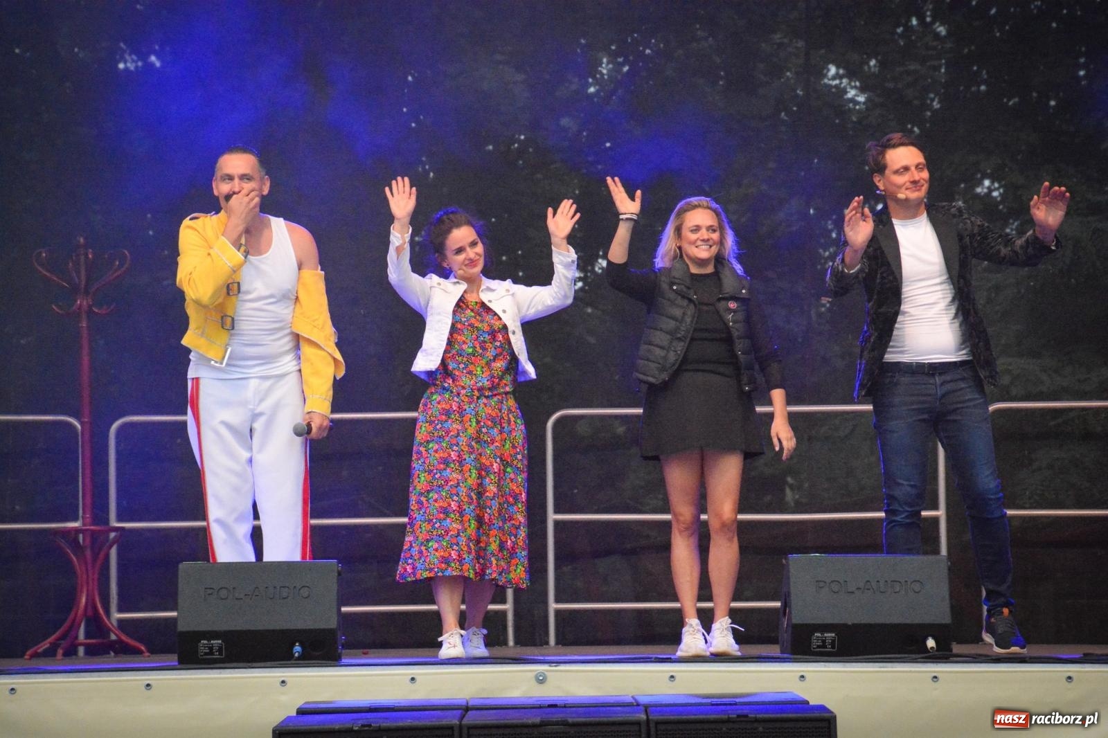 Zdjęcie w galerii na portalu naszraciborz.pl: Sztefa i Brajan, Freddie, EMI oraz Beskidzcy zbóje pożegnali wakacje na zamku [FOTO i WIDEO] wiadomości z regionu