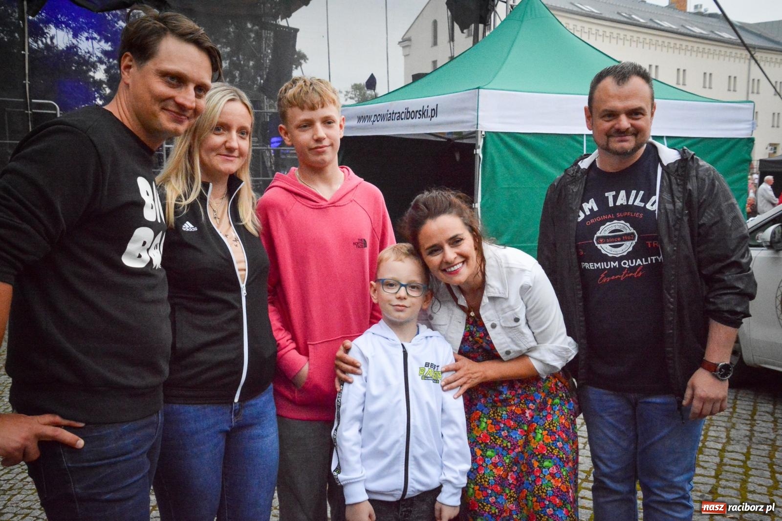 Zdjęcie w galerii na portalu naszraciborz.pl: Sztefa i Brajan, Freddie, EMI oraz Beskidzcy zbóje pożegnali wakacje na zamku [FOTO i WIDEO] wiadomości z regionu