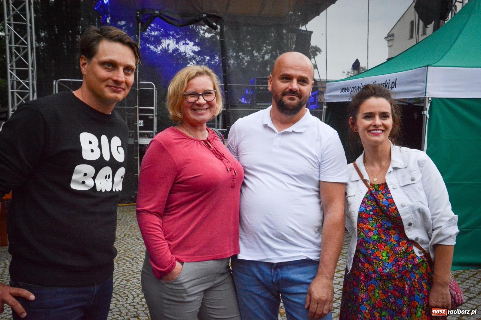 Zdjęcie w galerii na portalu naszraciborz.pl: Sztefa i Brajan, Freddie, EMI oraz Beskidzcy zbóje pożegnali wakacje na zamku [FOTO i WIDEO] wiadomości z regionu