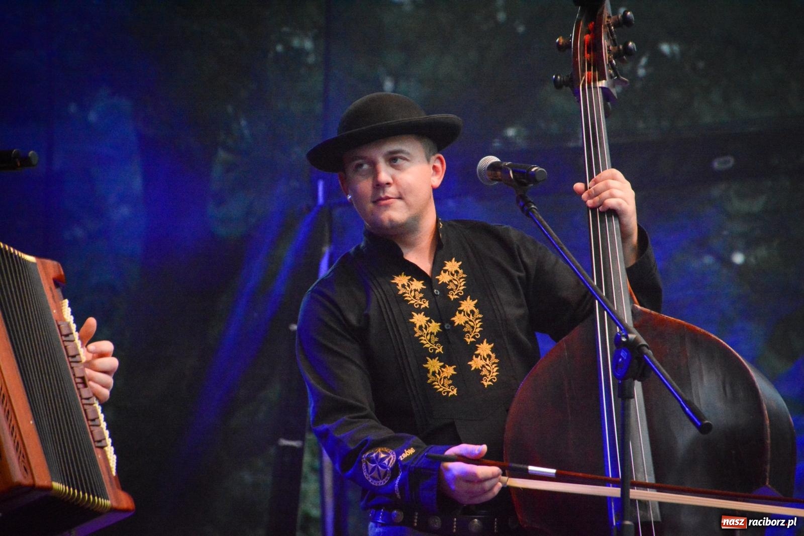 Zdjęcie w galerii na portalu naszraciborz.pl: Sztefa i Brajan, Freddie, EMI oraz Beskidzcy zbóje pożegnali wakacje na zamku [FOTO i WIDEO] wiadomości z regionu