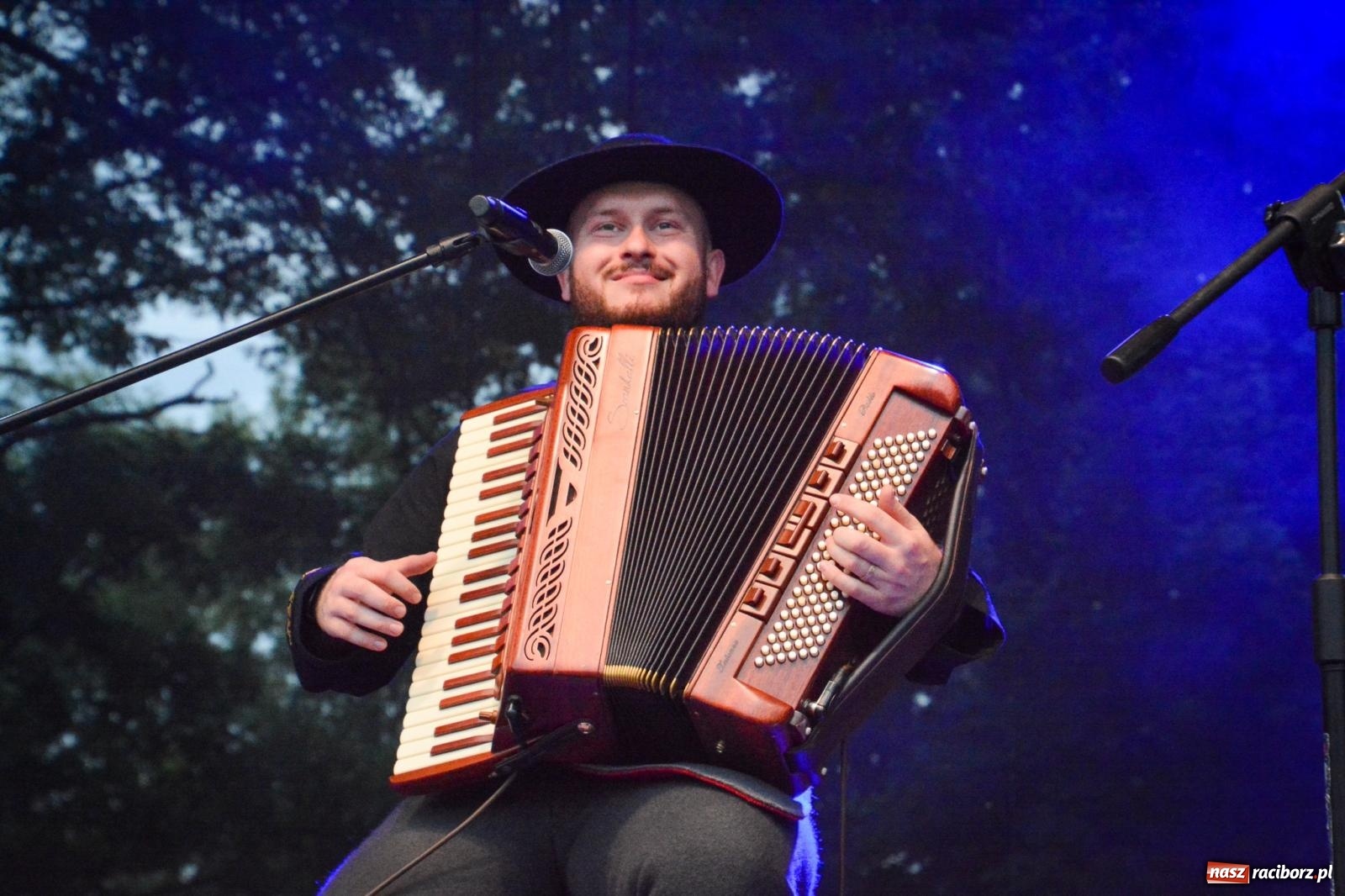 Zdjęcie w galerii na portalu naszraciborz.pl: Sztefa i Brajan, Freddie, EMI oraz Beskidzcy zbóje pożegnali wakacje na zamku [FOTO i WIDEO] wiadomości z regionu