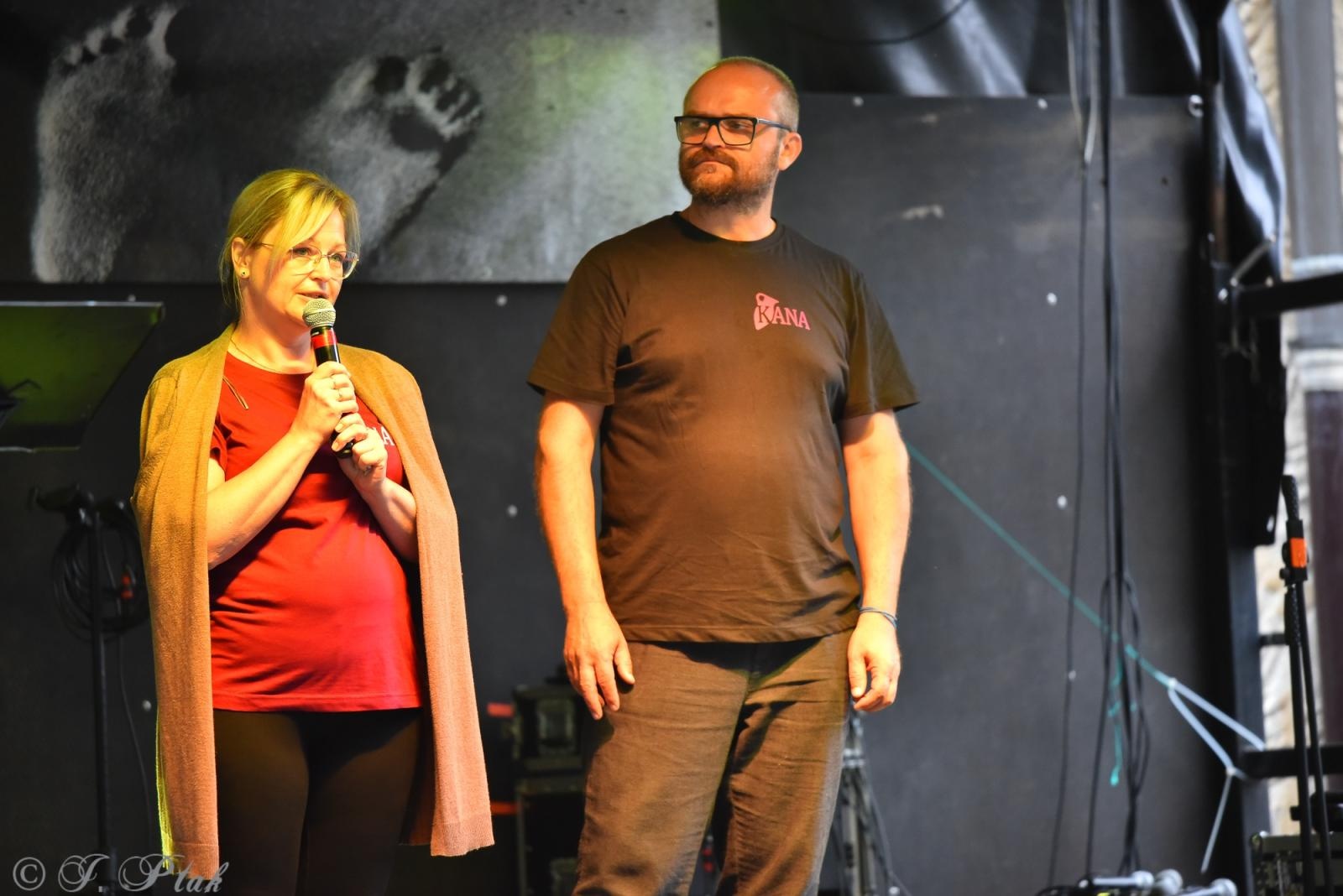 Zdjęcie w galerii na portalu naszraciborz.pl: Polski Wieczór Uwielbienia i konferencja ks. Piotra Morcińca zwieńczyły 34. Festiwal Spotkałem Pana wiadomości z regionu