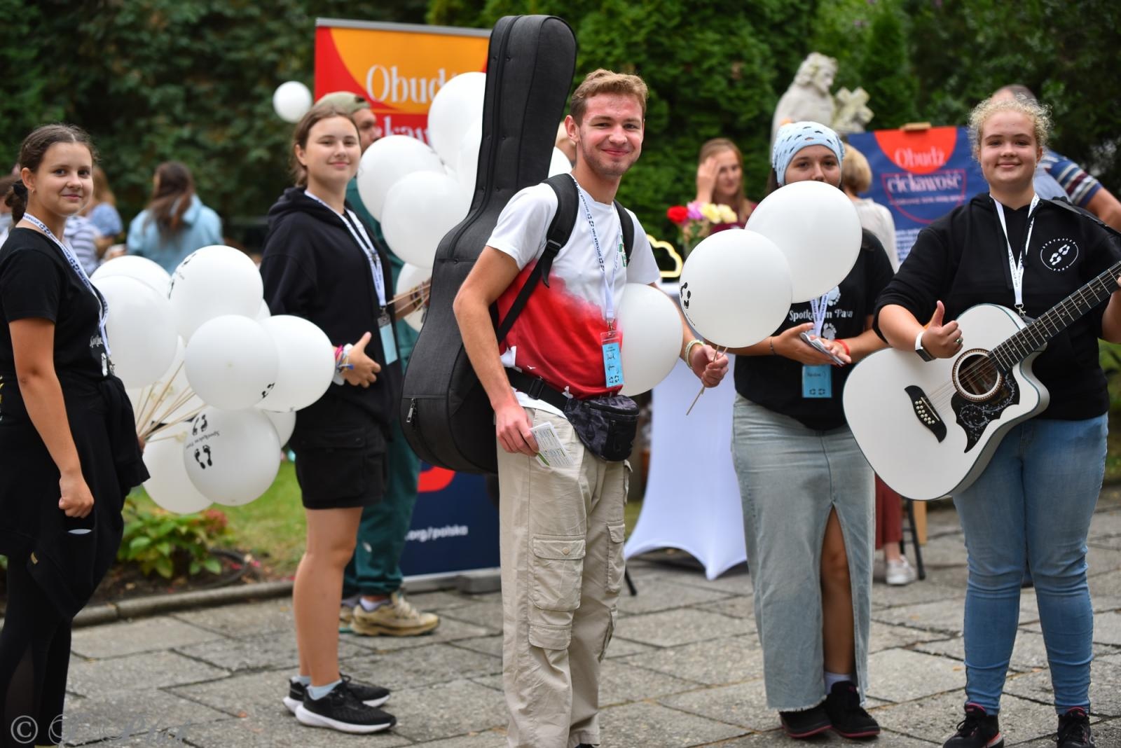 Zdjęcie w galerii na portalu naszraciborz.pl: Polski Wieczór Uwielbienia i konferencja ks. Piotra Morcińca zwieńczyły 34. Festiwal Spotkałem Pana wiadomości z regionu