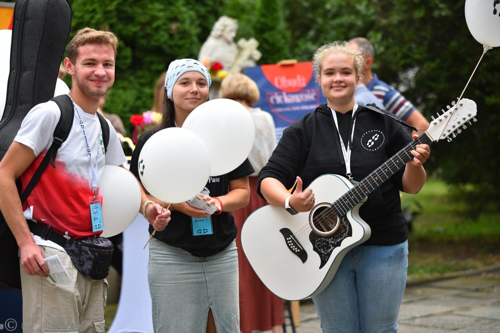 Zdjęcie w galerii na portalu naszraciborz.pl: Polski Wieczór Uwielbienia i konferencja ks. Piotra Morcińca zwieńczyły 34. Festiwal Spotkałem Pana wiadomości z regionu