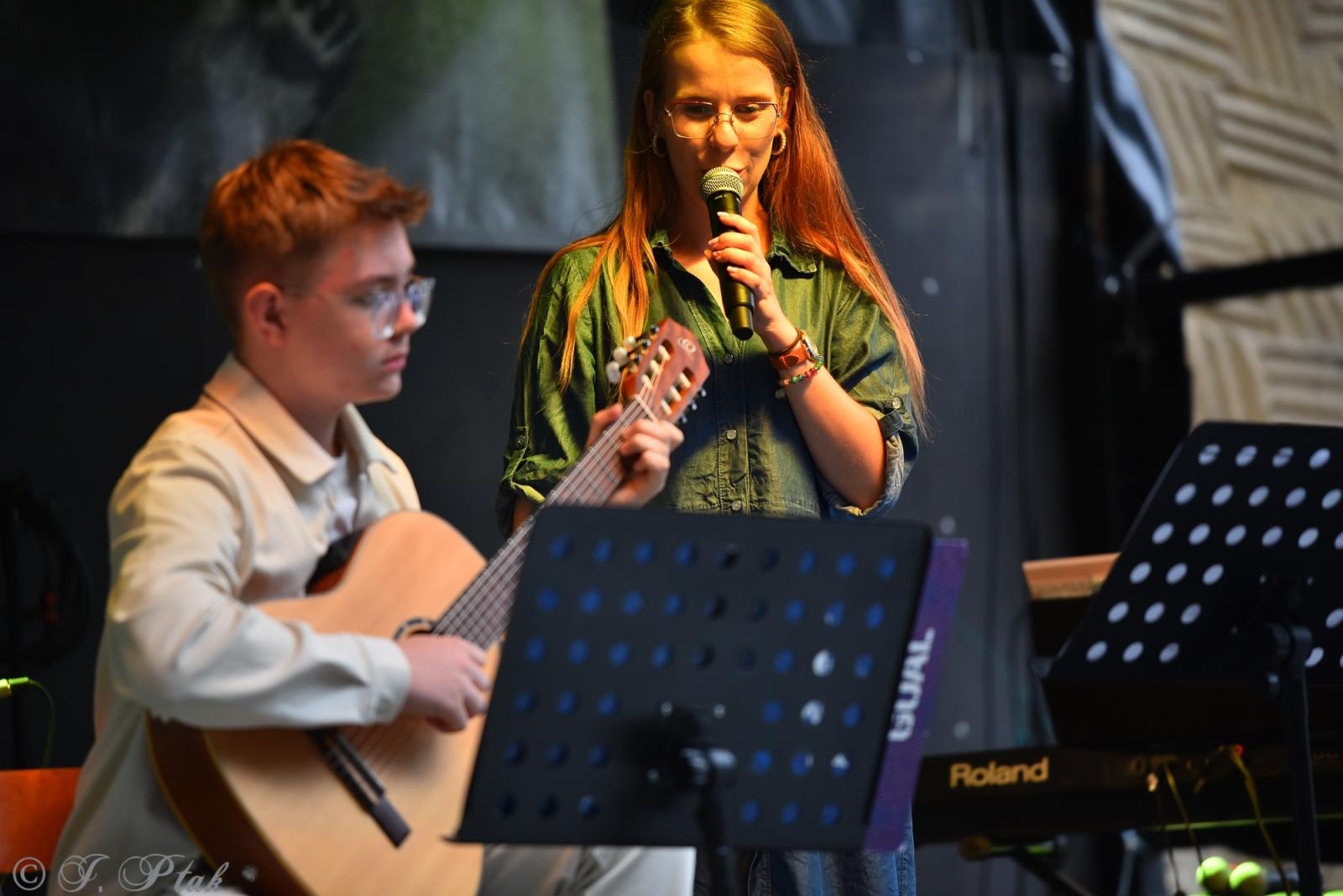 Zdjęcie w galerii na portalu naszraciborz.pl: Polski Wieczór Uwielbienia i konferencja ks. Piotra Morcińca zwieńczyły 34. Festiwal Spotkałem Pana wiadomości z regionu