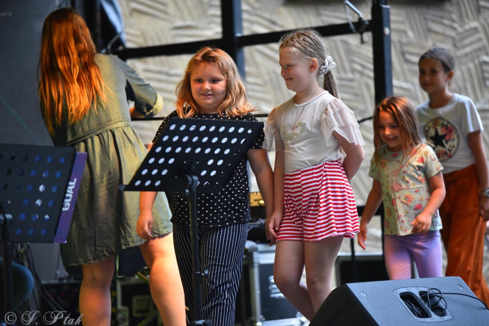 Zdjęcie w galerii na portalu naszraciborz.pl: Polski Wieczór Uwielbienia i konferencja ks. Piotra Morcińca zwieńczyły 34. Festiwal Spotkałem Pana wiadomości z regionu