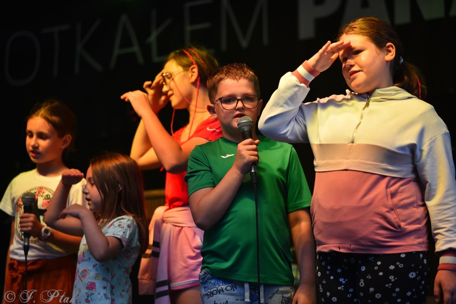 Zdjęcie w galerii na portalu naszraciborz.pl: Polski Wieczór Uwielbienia i konferencja ks. Piotra Morcińca zwieńczyły 34. Festiwal Spotkałem Pana wiadomości z regionu