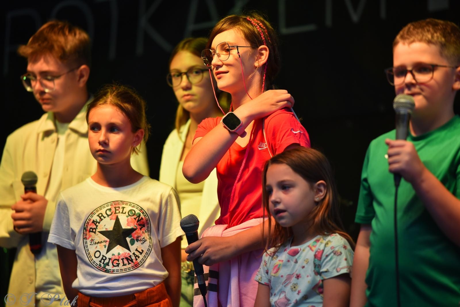 Zdjęcie w galerii na portalu naszraciborz.pl: Polski Wieczór Uwielbienia i konferencja ks. Piotra Morcińca zwieńczyły 34. Festiwal Spotkałem Pana wiadomości z regionu