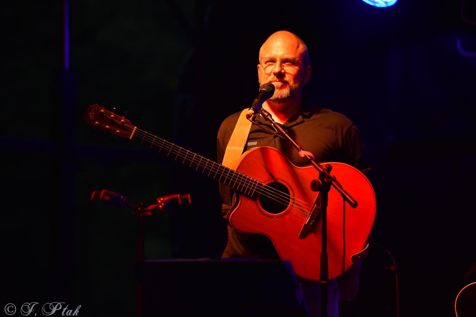 Zdjęcie w galerii na portalu naszraciborz.pl: Polski Wieczór Uwielbienia i konferencja ks. Piotra Morcińca zwieńczyły 34. Festiwal Spotkałem Pana wiadomości z regionu
