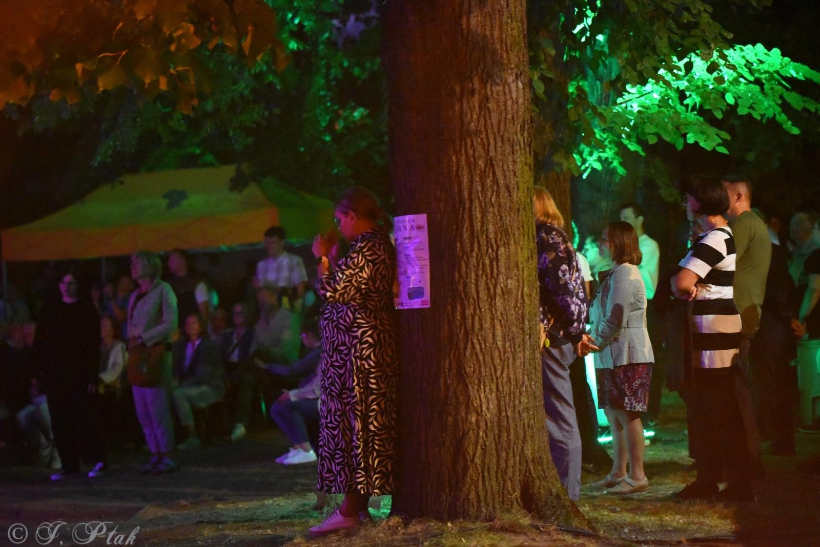 Zdjęcie w galerii na portalu naszraciborz.pl: Polski Wieczór Uwielbienia i konferencja ks. Piotra Morcińca zwieńczyły 34. Festiwal Spotkałem Pana wiadomości z regionu