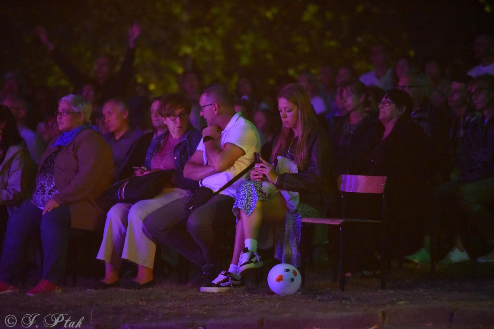 Zdjęcie w galerii na portalu naszraciborz.pl: Polski Wieczór Uwielbienia i konferencja ks. Piotra Morcińca zwieńczyły 34. Festiwal Spotkałem Pana wiadomości z regionu