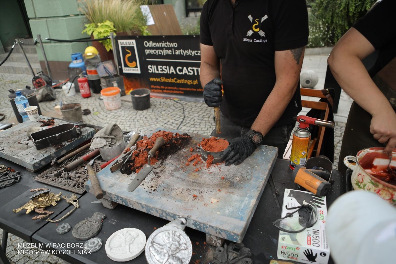 Zdjęcie w galerii na portalu naszraciborz.pl: Polsko-czeski festiwal tradycji i rzemiosł ożywił ul. Długą w Raciborzu wiadomości z regionu