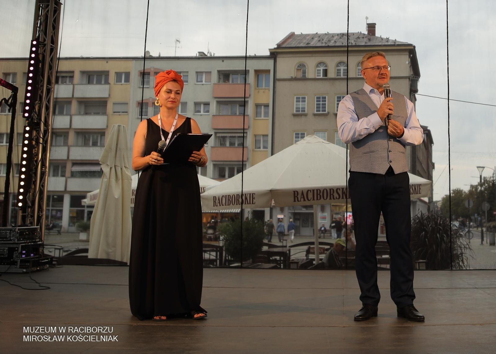 Zdjęcie w galerii na portalu naszraciborz.pl: Polsko-czeski festiwal tradycji i rzemiosł ożywił ul. Długą w Raciborzu wiadomości z regionu