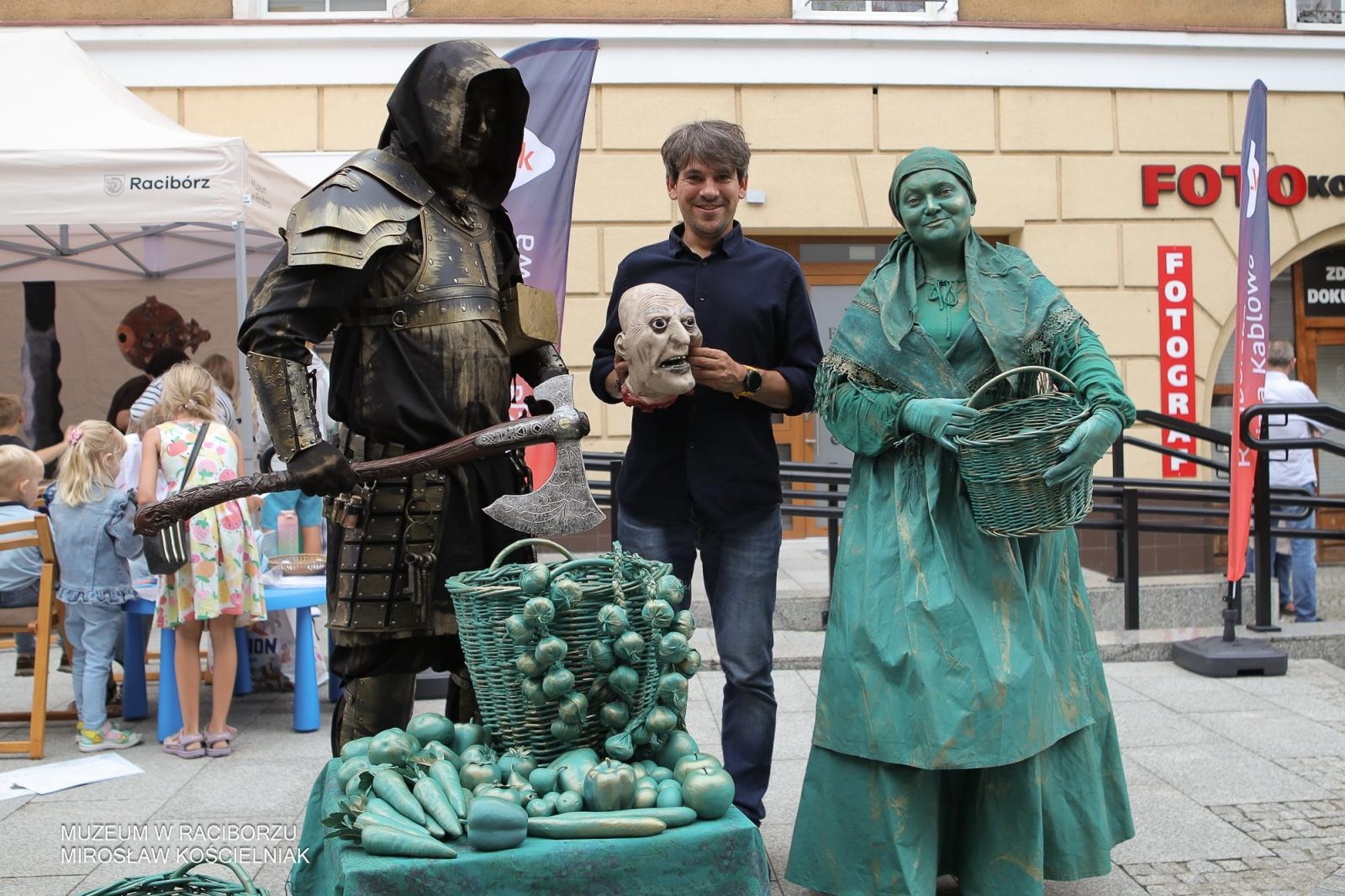 Zdjęcie w galerii na portalu naszraciborz.pl: Polsko-czeski festiwal tradycji i rzemiosł ożywił ul. Długą w Raciborzu wiadomości z regionu