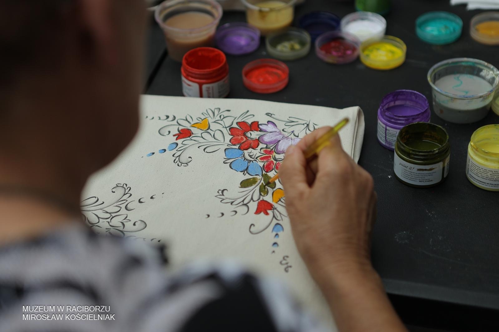 Zdjęcie w galerii na portalu naszraciborz.pl: Polsko-czeski festiwal tradycji i rzemiosł ożywił ul. Długą w Raciborzu wiadomości z regionu