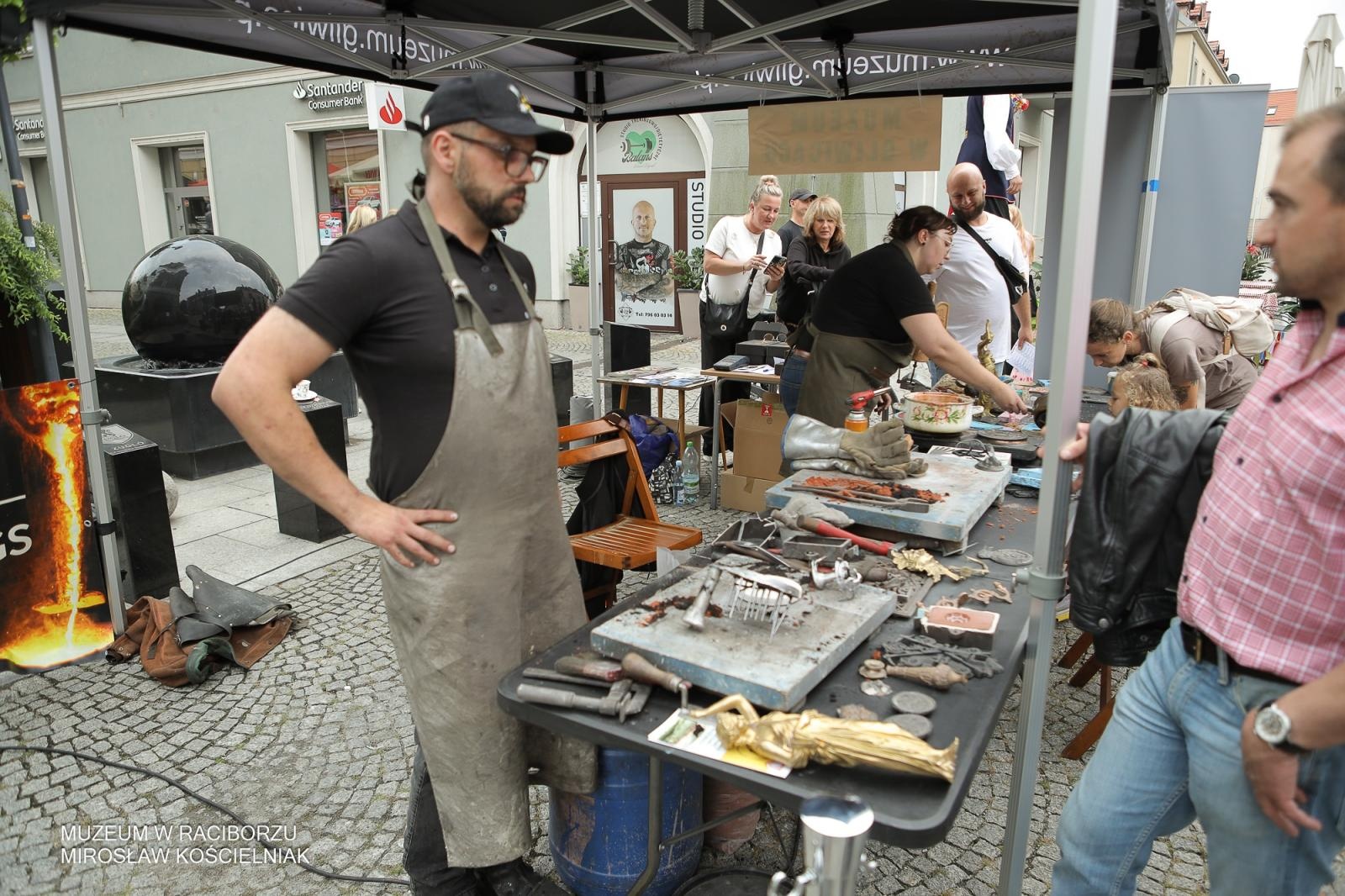 Zdjęcie w galerii na portalu naszraciborz.pl: Polsko-czeski festiwal tradycji i rzemiosł ożywił ul. Długą w Raciborzu wiadomości z regionu