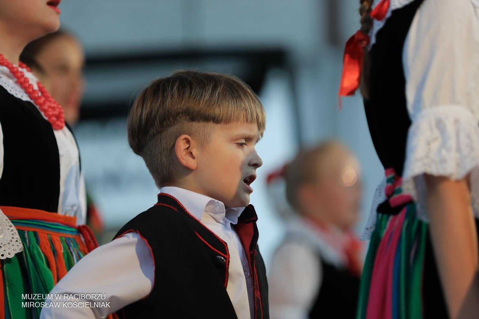 Zdjęcie w galerii na portalu naszraciborz.pl: Polsko-czeski festiwal tradycji i rzemiosł ożywił ul. Długą w Raciborzu wiadomości z regionu
