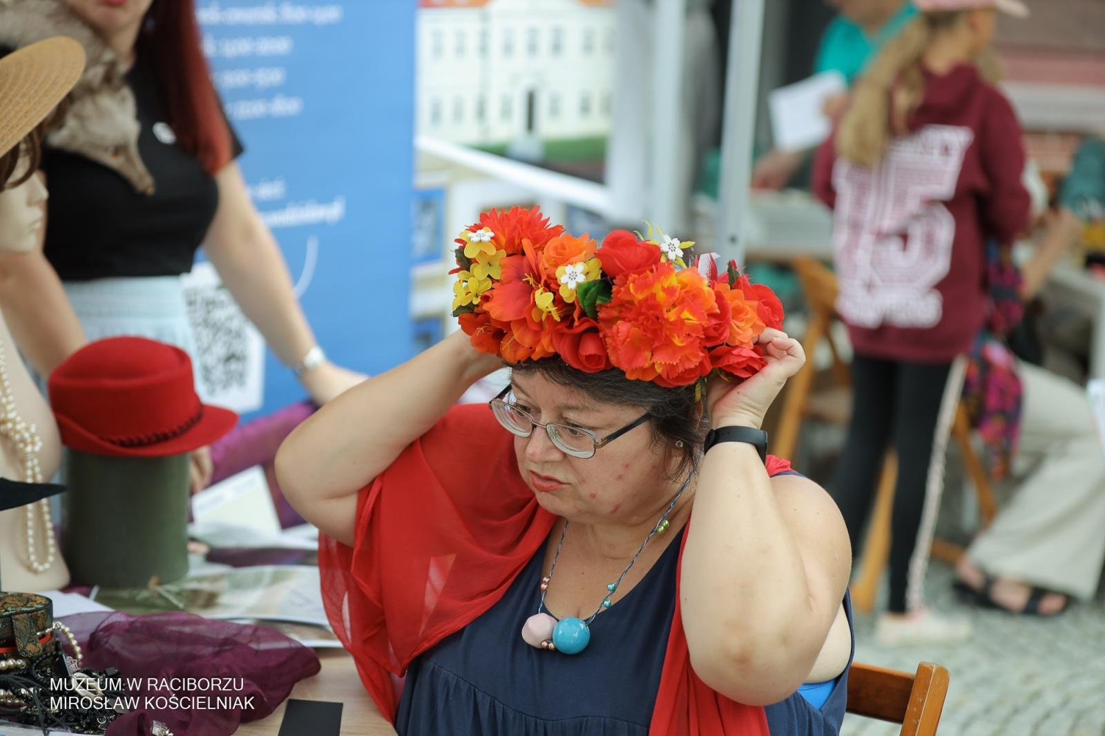 Zdjęcie w galerii na portalu naszraciborz.pl: Polsko-czeski festiwal tradycji i rzemiosł ożywił ul. Długą w Raciborzu wiadomości z regionu