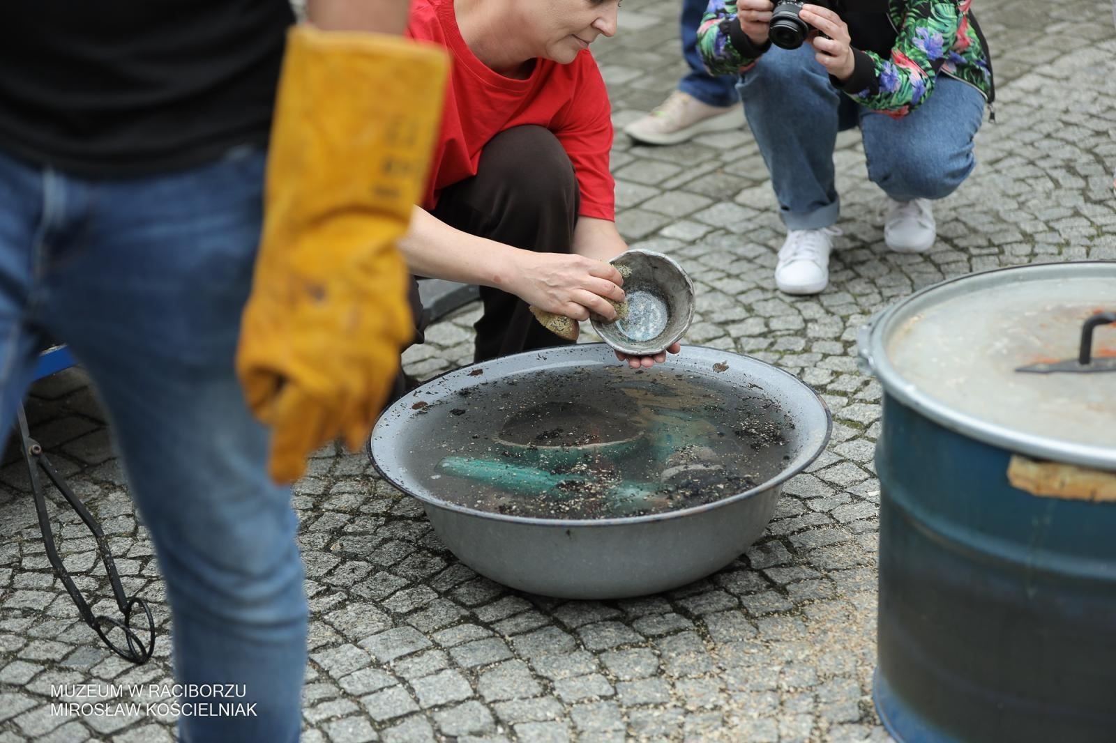 Zdjęcie w galerii na portalu naszraciborz.pl: Polsko-czeski festiwal tradycji i rzemiosł ożywił ul. Długą w Raciborzu wiadomości z regionu