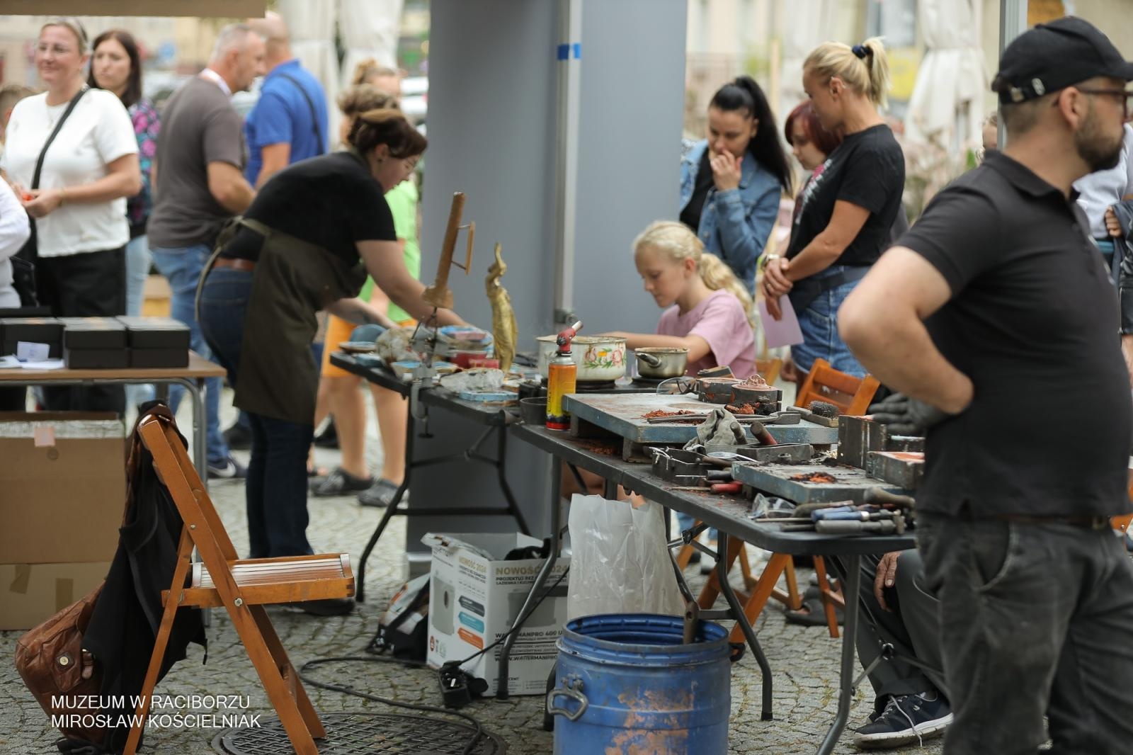 Zdjęcie w galerii na portalu naszraciborz.pl: Polsko-czeski festiwal tradycji i rzemiosł ożywił ul. Długą w Raciborzu wiadomości z regionu