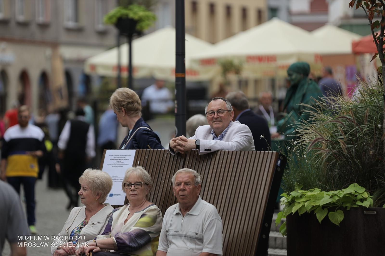 Zdjęcie w galerii na portalu naszraciborz.pl: Polsko-czeski festiwal tradycji i rzemiosł ożywił ul. Długą w Raciborzu wiadomości z regionu