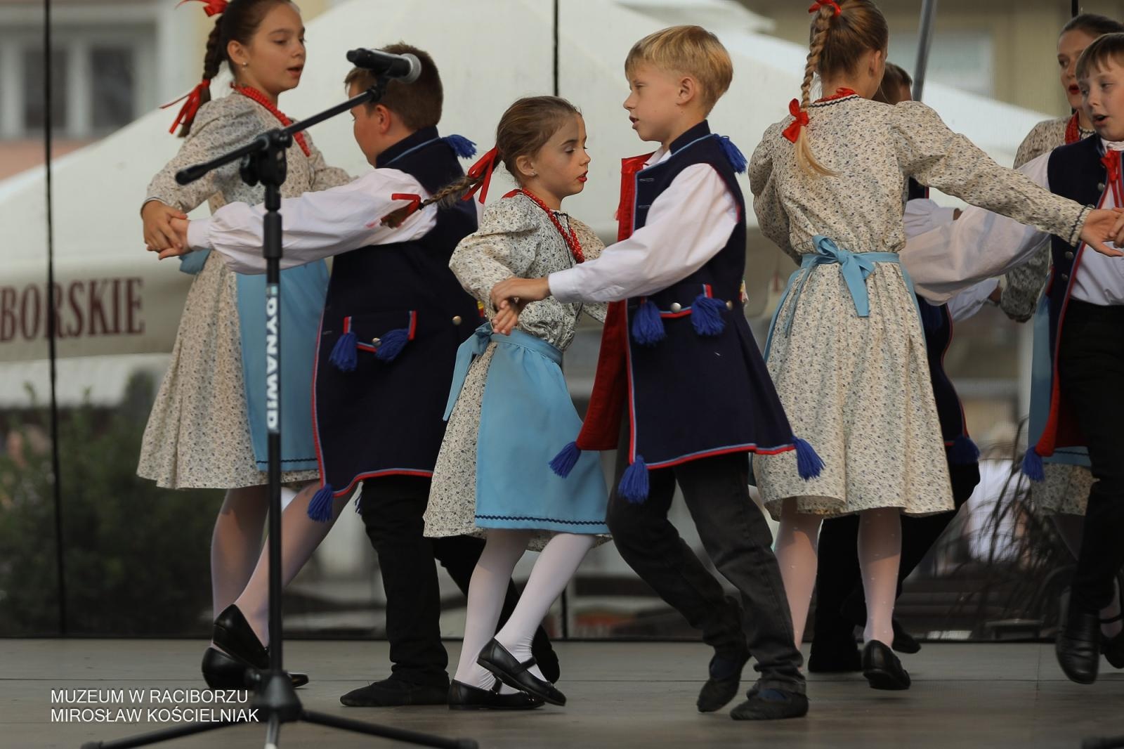 Zdjęcie w galerii na portalu naszraciborz.pl: Polsko-czeski festiwal tradycji i rzemiosł ożywił ul. Długą w Raciborzu wiadomości z regionu