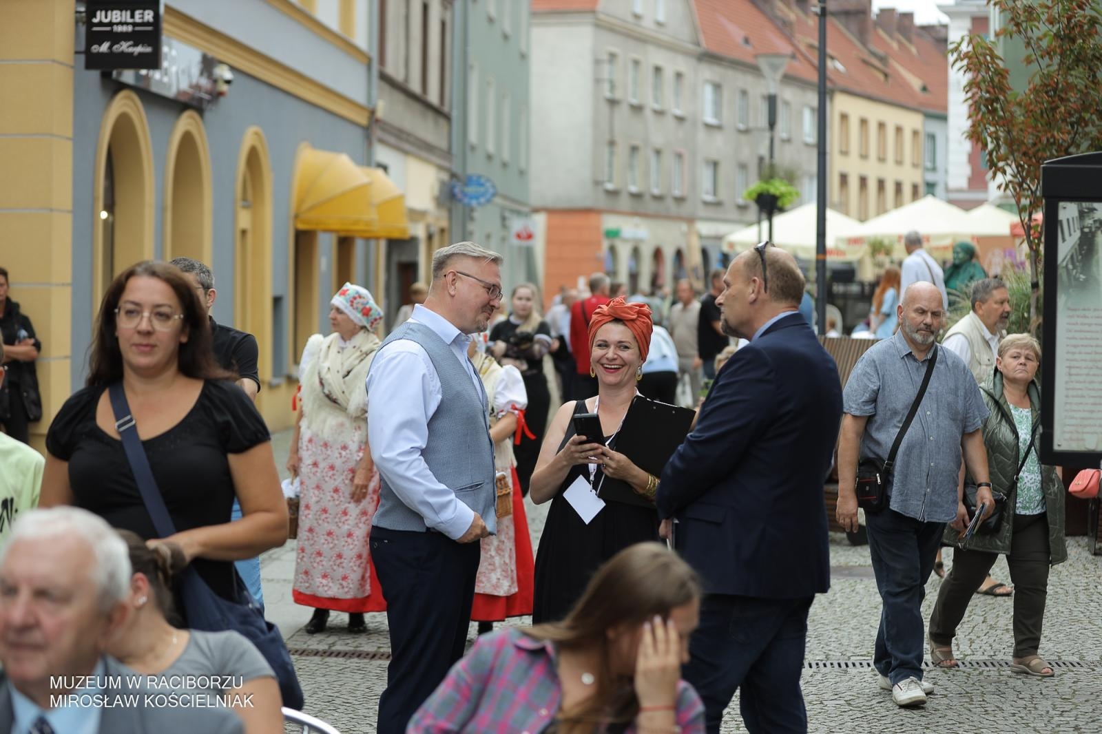 Zdjęcie w galerii na portalu naszraciborz.pl: Polsko-czeski festiwal tradycji i rzemiosł ożywił ul. Długą w Raciborzu wiadomości z regionu