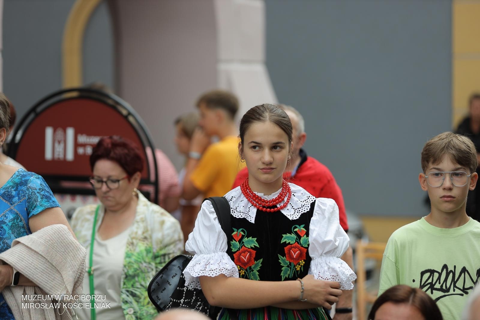 Zdjęcie w galerii na portalu naszraciborz.pl: Polsko-czeski festiwal tradycji i rzemiosł ożywił ul. Długą w Raciborzu wiadomości z regionu