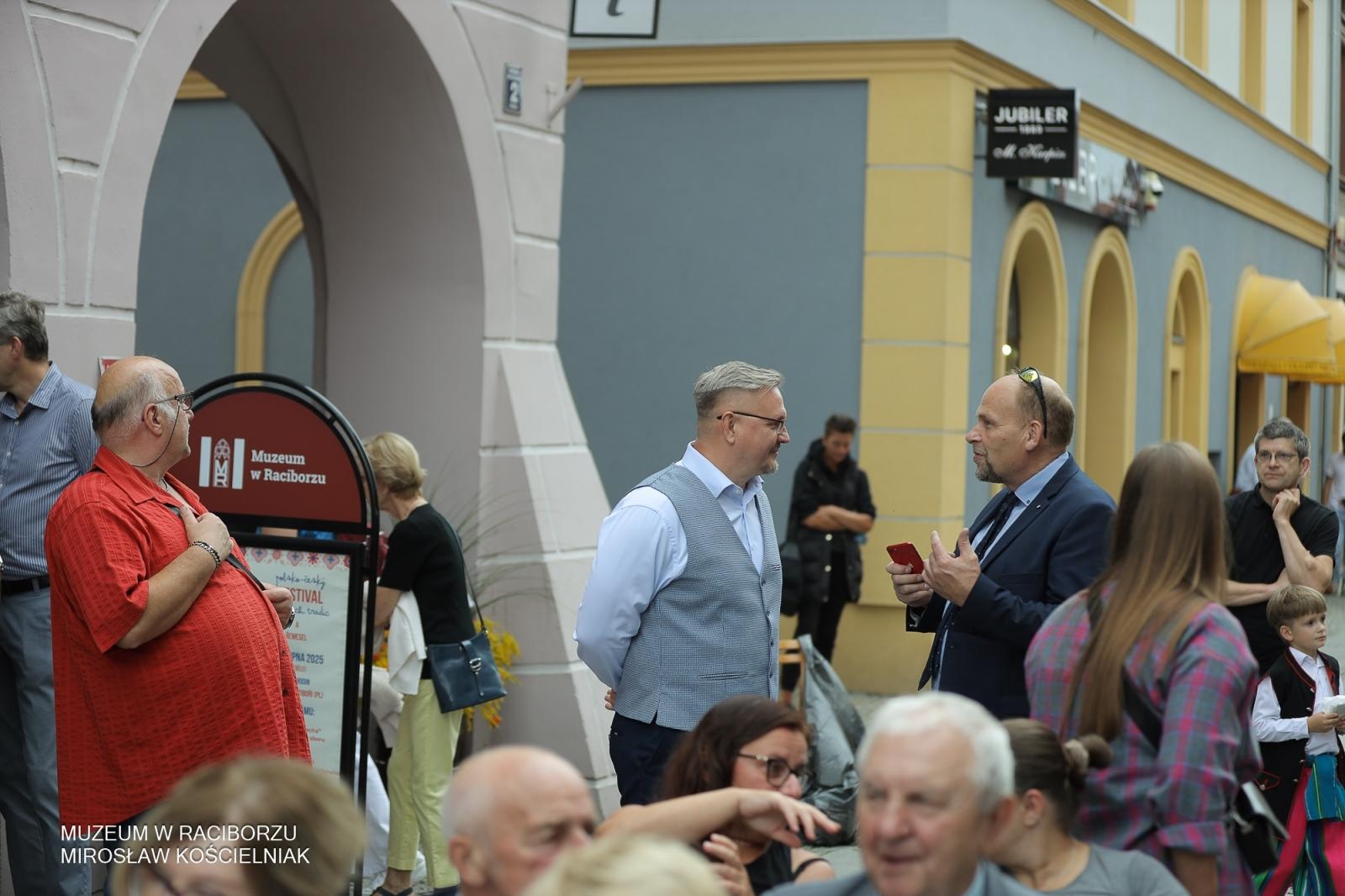 Zdjęcie w galerii na portalu naszraciborz.pl: Polsko-czeski festiwal tradycji i rzemiosł ożywił ul. Długą w Raciborzu wiadomości z regionu