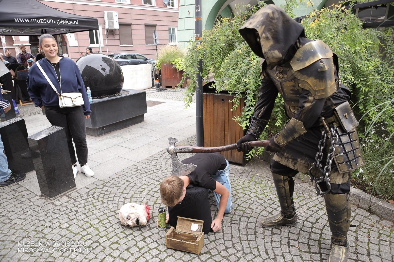 Zdjęcie w galerii na portalu naszraciborz.pl: Polsko-czeski festiwal tradycji i rzemiosł ożywił ul. Długą w Raciborzu wiadomości z regionu