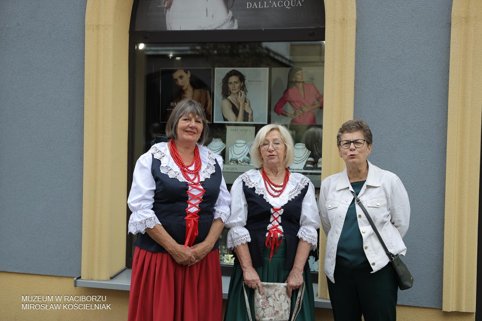Zdjęcie w galerii na portalu naszraciborz.pl: Polsko-czeski festiwal tradycji i rzemiosł ożywił ul. Długą w Raciborzu wiadomości z regionu