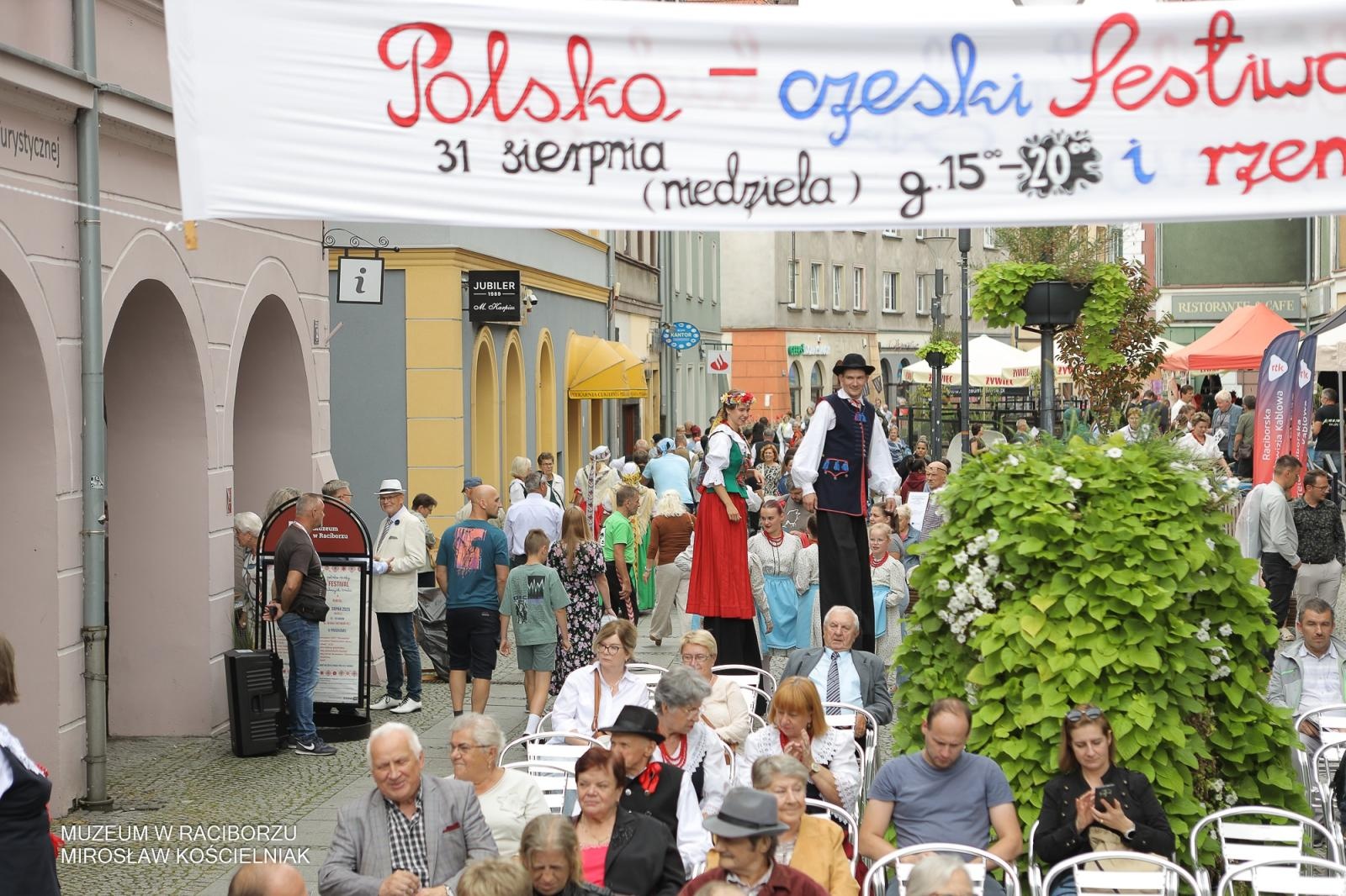 Zdjęcie w galerii na portalu naszraciborz.pl: Polsko-czeski festiwal tradycji i rzemiosł ożywił ul. Długą w Raciborzu wiadomości z regionu