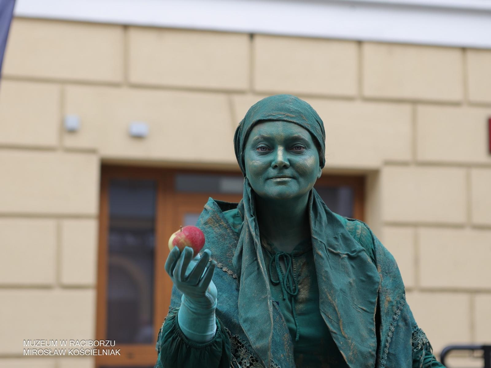 Zdjęcie w galerii na portalu naszraciborz.pl: Polsko-czeski festiwal tradycji i rzemiosł ożywił ul. Długą w Raciborzu wiadomości z regionu