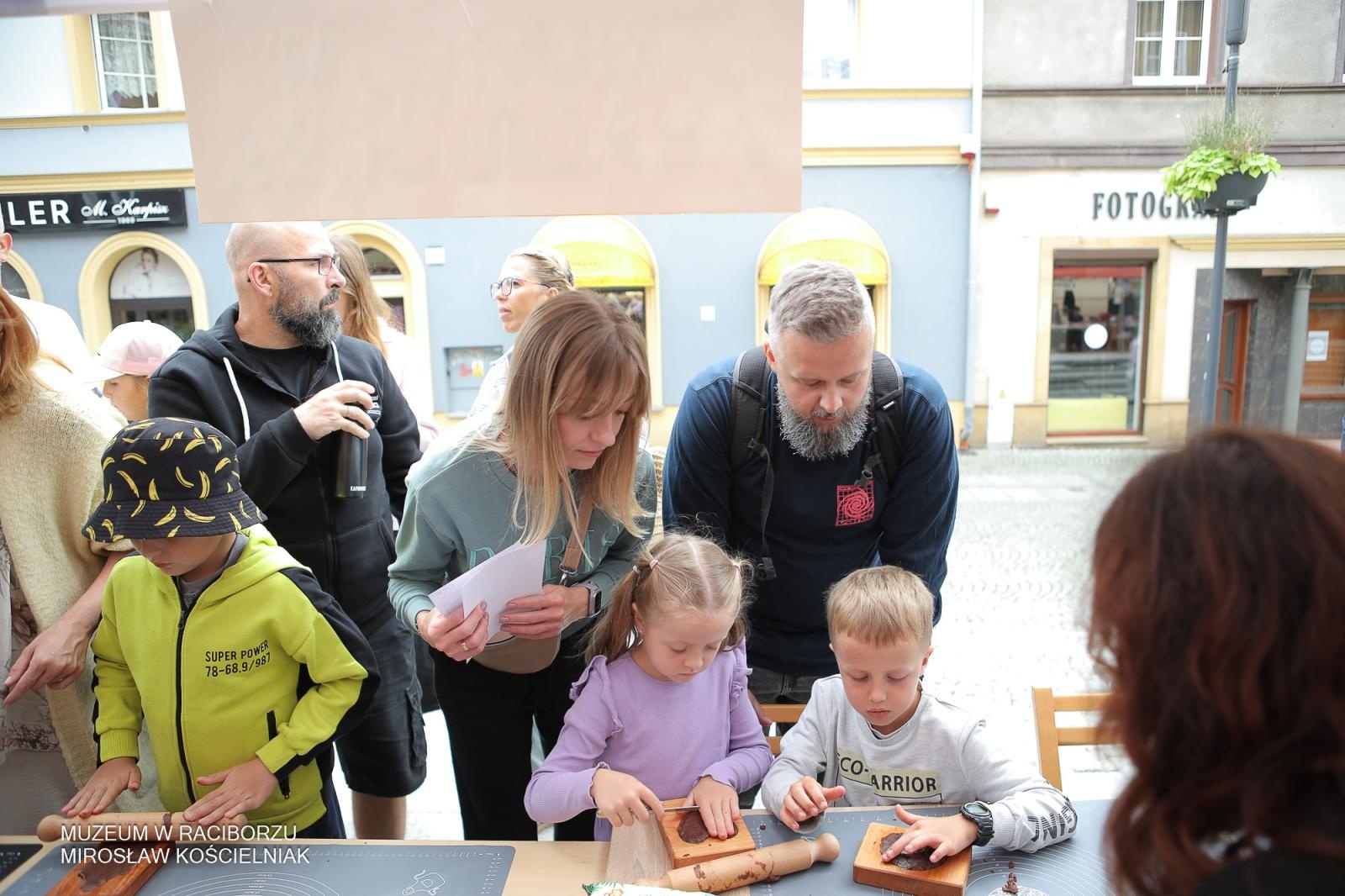 Zdjęcie w galerii na portalu naszraciborz.pl: Polsko-czeski festiwal tradycji i rzemiosł ożywił ul. Długą w Raciborzu wiadomości z regionu
