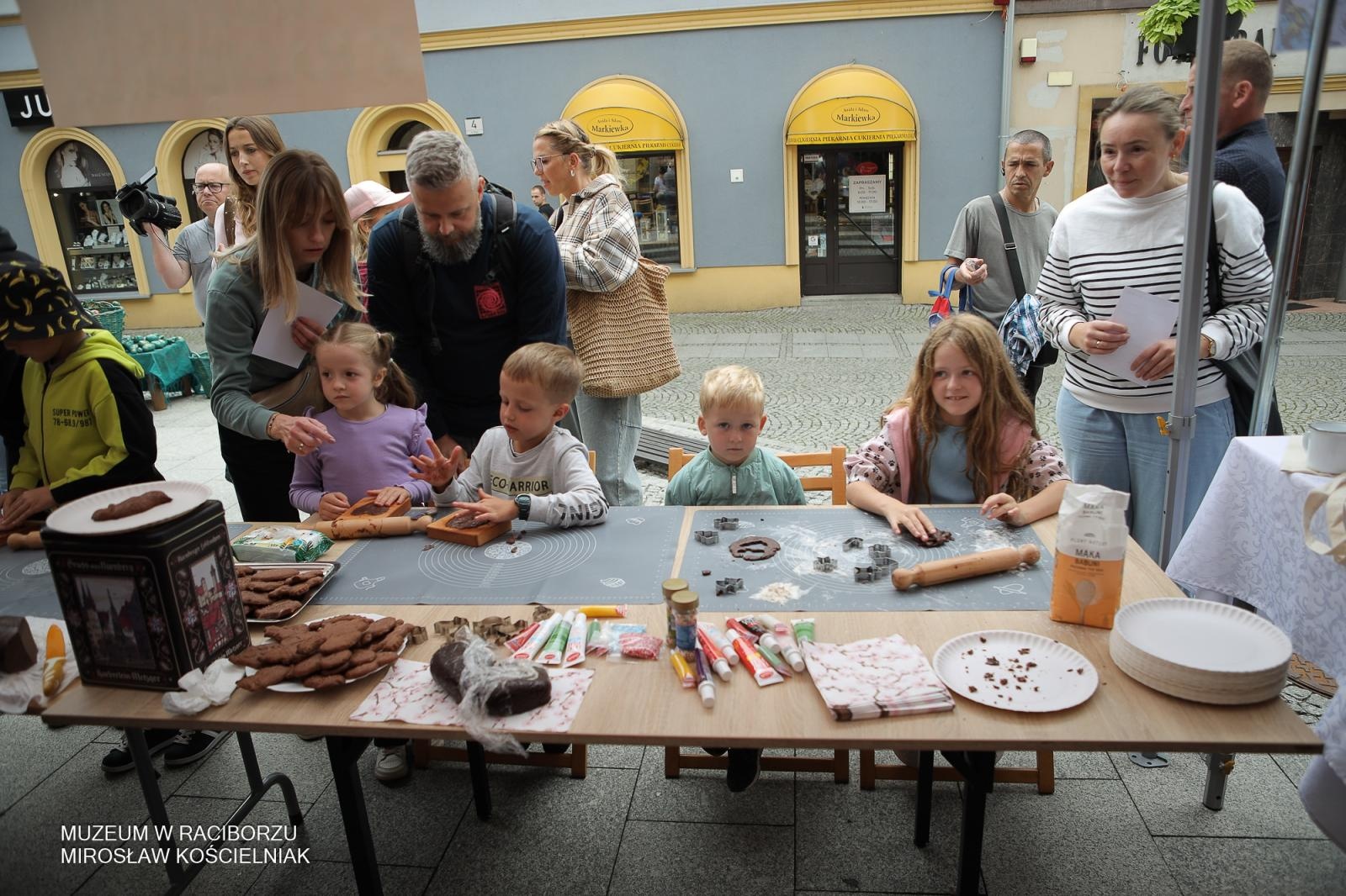 Zdjęcie w galerii na portalu naszraciborz.pl: Polsko-czeski festiwal tradycji i rzemiosł ożywił ul. Długą w Raciborzu wiadomości z regionu