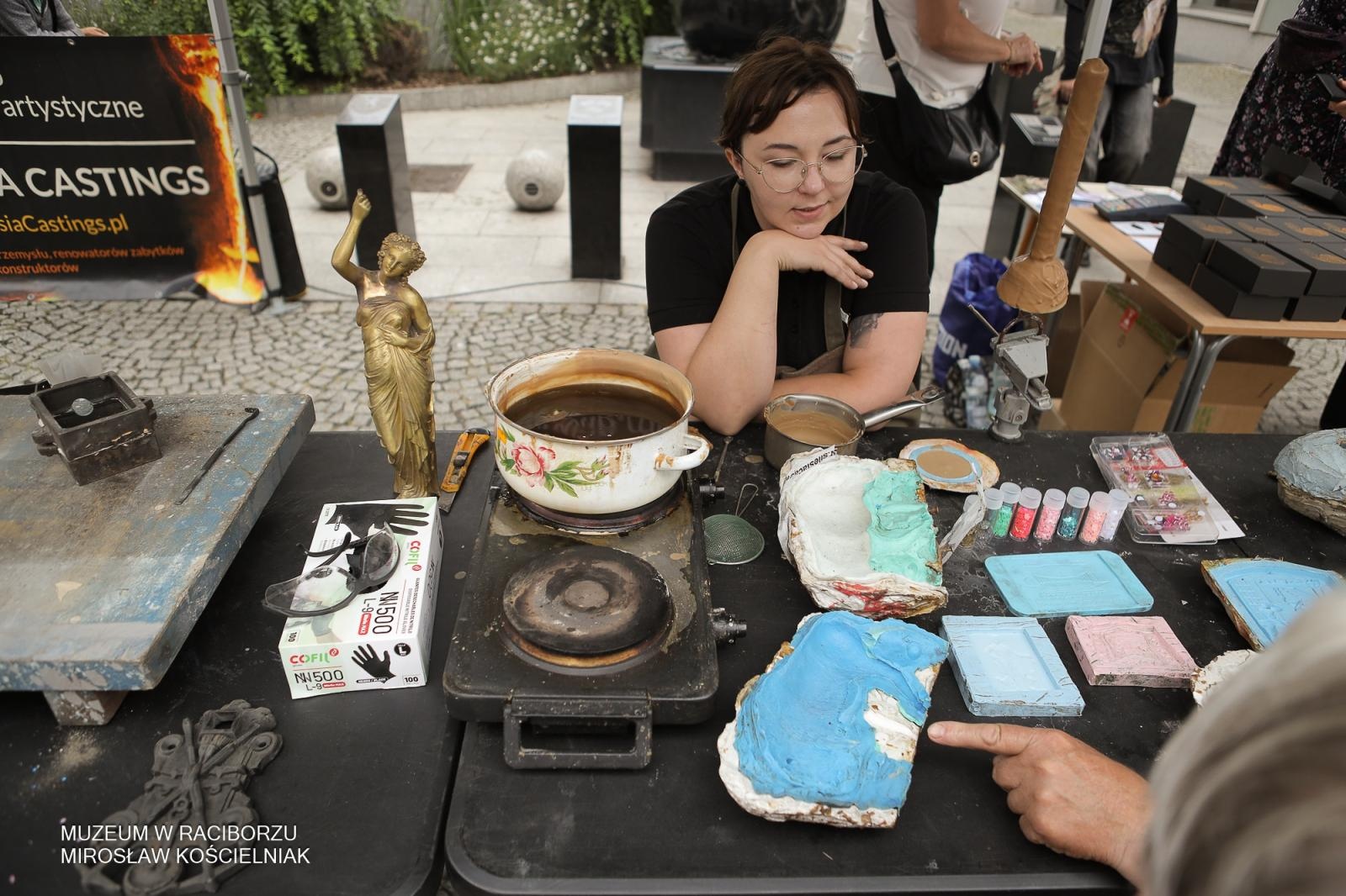 Zdjęcie w galerii na portalu naszraciborz.pl: Polsko-czeski festiwal tradycji i rzemiosł ożywił ul. Długą w Raciborzu wiadomości z regionu