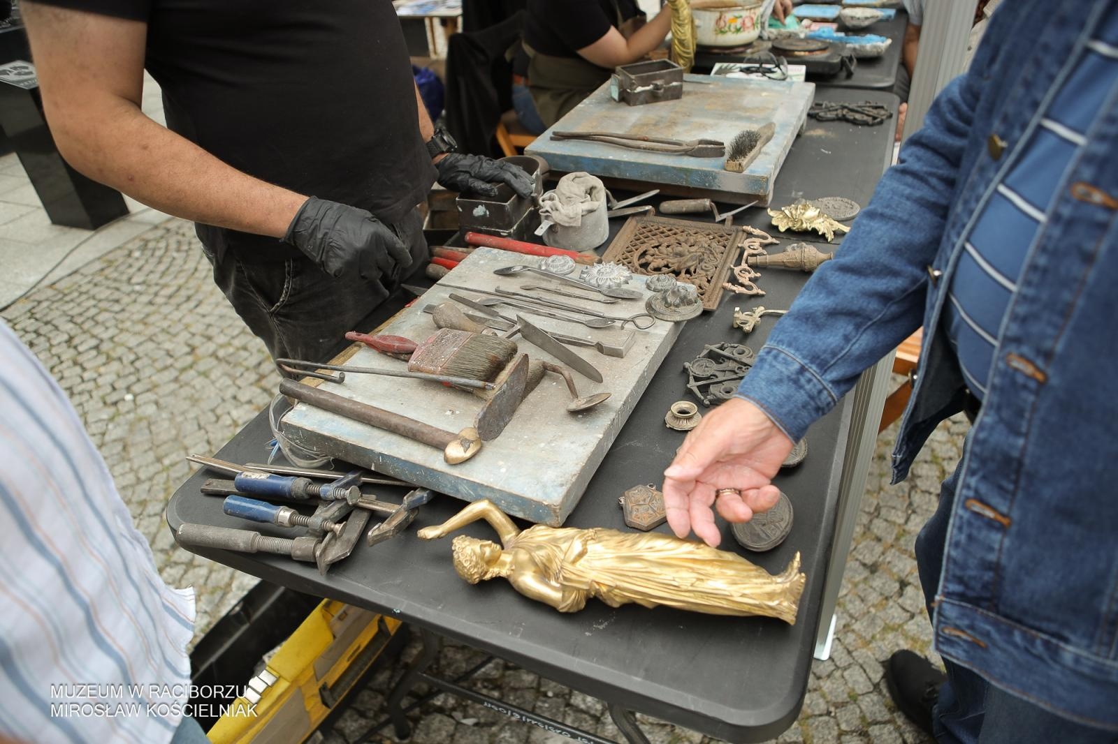 Zdjęcie w galerii na portalu naszraciborz.pl: Polsko-czeski festiwal tradycji i rzemiosł ożywił ul. Długą w Raciborzu wiadomości z regionu