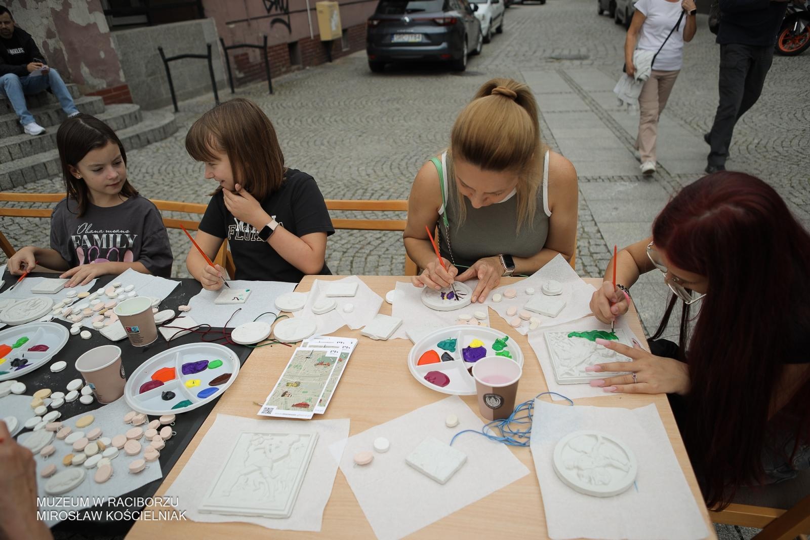 Zdjęcie w galerii na portalu naszraciborz.pl: Polsko-czeski festiwal tradycji i rzemiosł ożywił ul. Długą w Raciborzu wiadomości z regionu