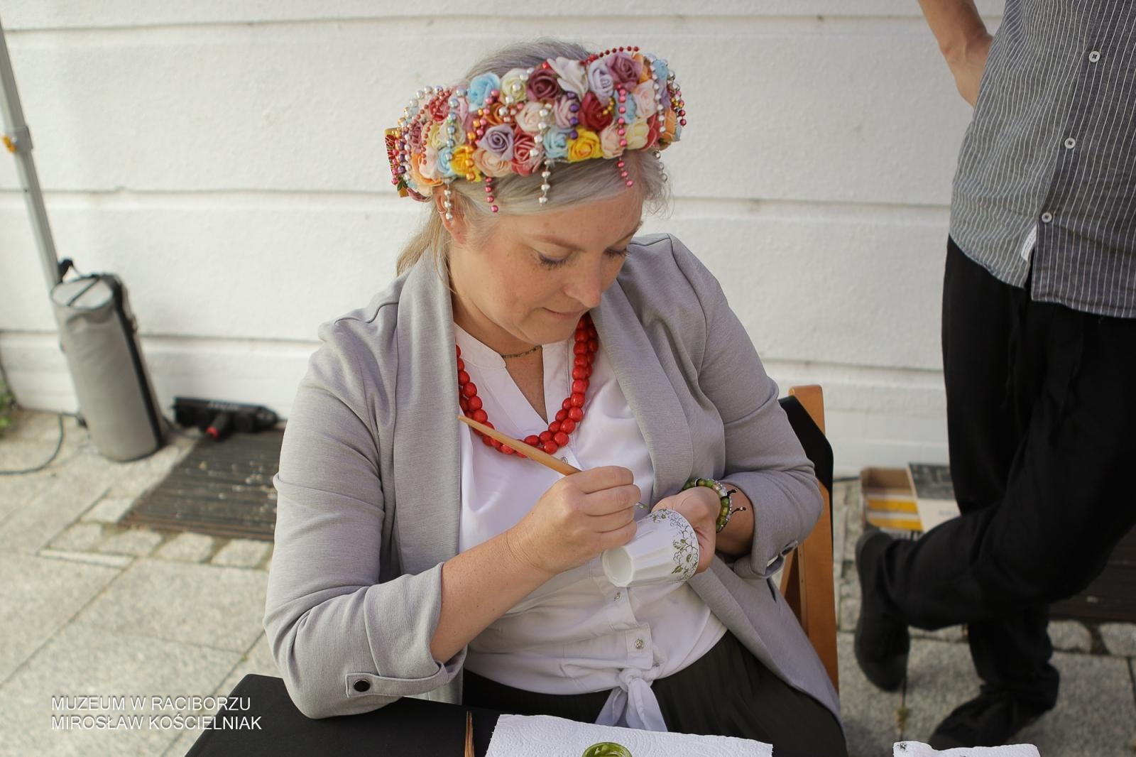 Zdjęcie w galerii na portalu naszraciborz.pl: Polsko-czeski festiwal tradycji i rzemiosł ożywił ul. Długą w Raciborzu wiadomości z regionu