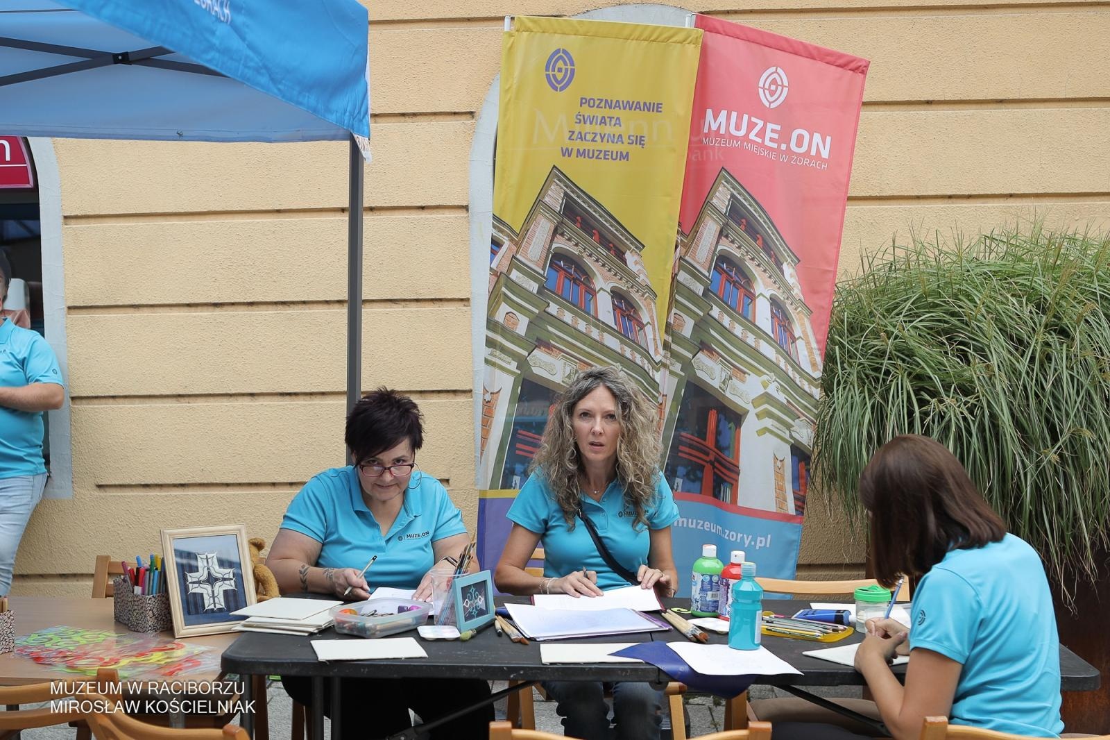 Zdjęcie w galerii na portalu naszraciborz.pl: Polsko-czeski festiwal tradycji i rzemiosł ożywił ul. Długą w Raciborzu wiadomości z regionu
