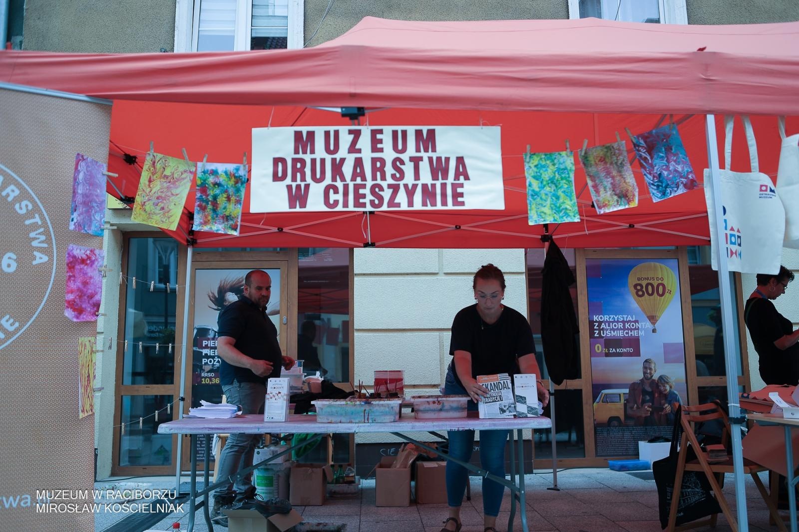 Zdjęcie w galerii na portalu naszraciborz.pl: Polsko-czeski festiwal tradycji i rzemiosł ożywił ul. Długą w Raciborzu wiadomości z regionu