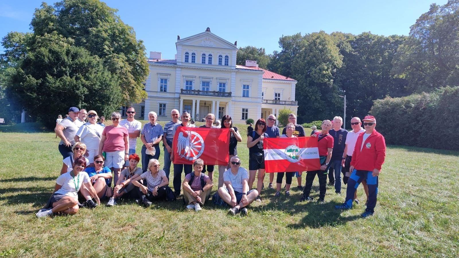 Zdjęcie w galerii na portalu naszraciborz.pl: Jurajskie skarby odkryte przez raciborzan – relacja z wycieczki PTTK wiadomości z regionu