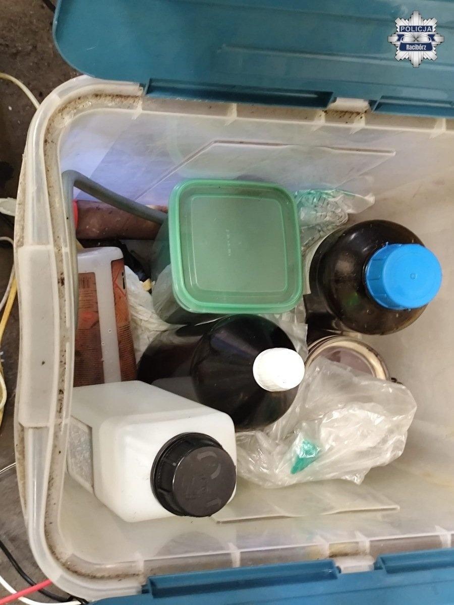Zdjęcie w galerii na portalu naszraciborz.pl: Raciborscy kryminalni zlikwidowali linię produkcyjną narkotyków. Zatrzymano mieszkańca gm. Krzyżanowice wiadomości z regionu