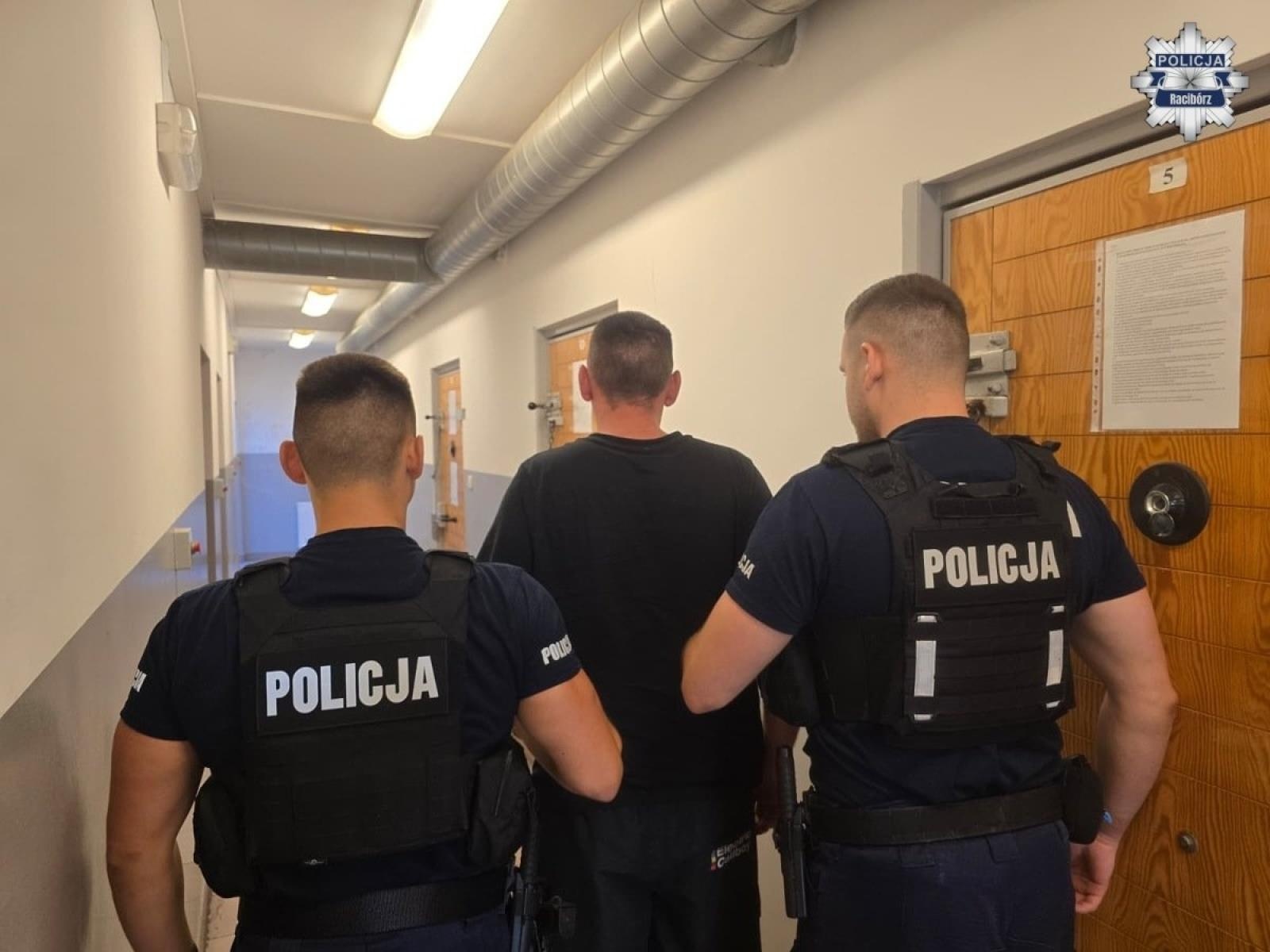 Zdjęcie w galerii na portalu naszraciborz.pl: Raciborscy kryminalni zlikwidowali linię produkcyjną narkotyków. Zatrzymano mieszkańca gm. Krzyżanowice wiadomości z regionu