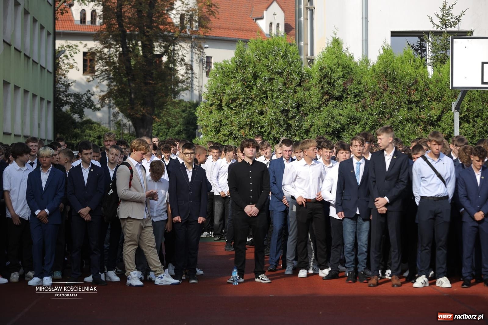 Zdjęcie w galerii na portalu naszraciborz.pl: Nowy rok szkolny w CKZU nr 2 Mechanik – ponad 900 uczniów rozpoczęło naukę wiadomości z regionu