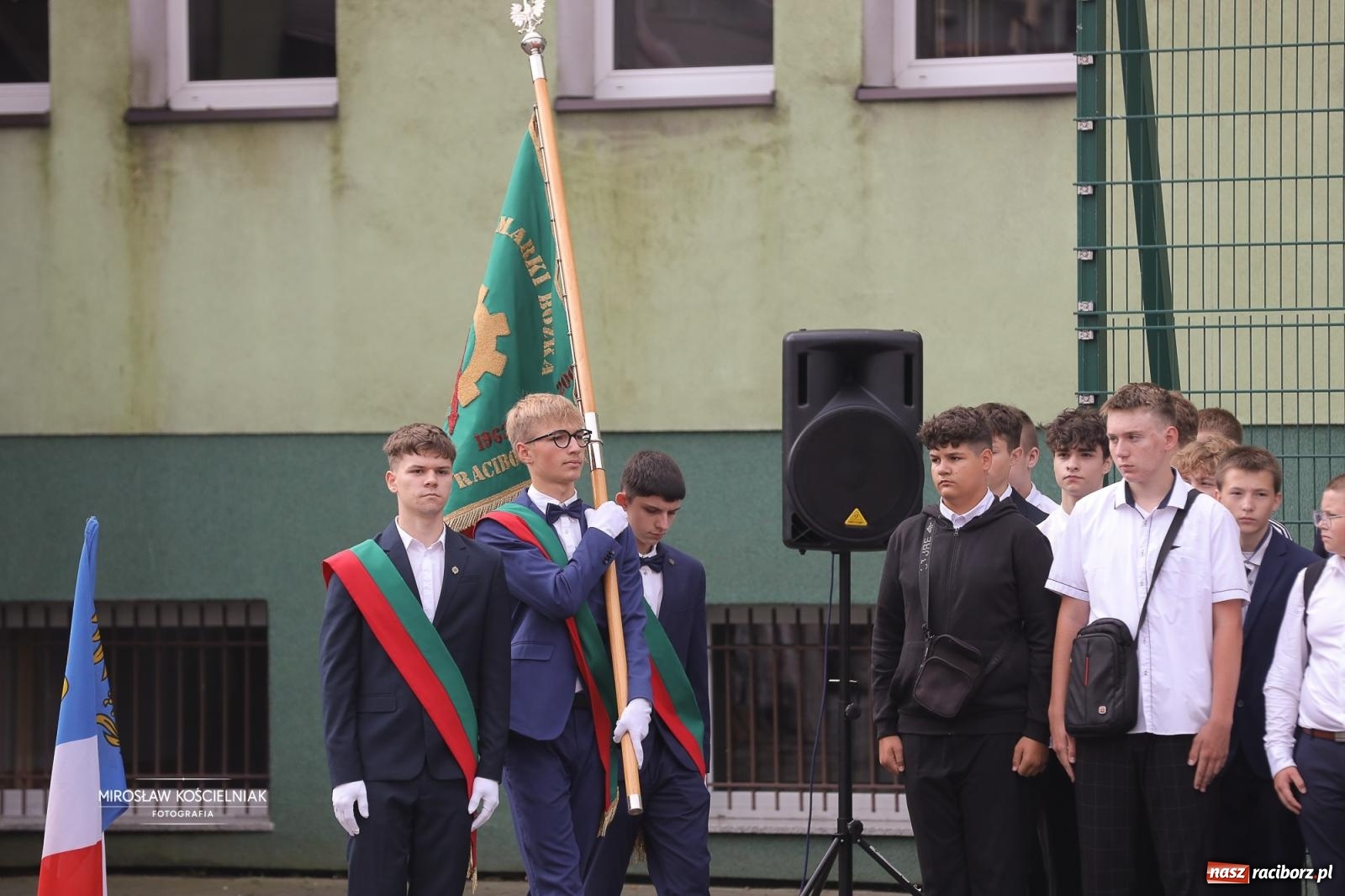 Zdjęcie w galerii na portalu naszraciborz.pl: Nowy rok szkolny w CKZU nr 2 Mechanik – ponad 900 uczniów rozpoczęło naukę wiadomości z regionu