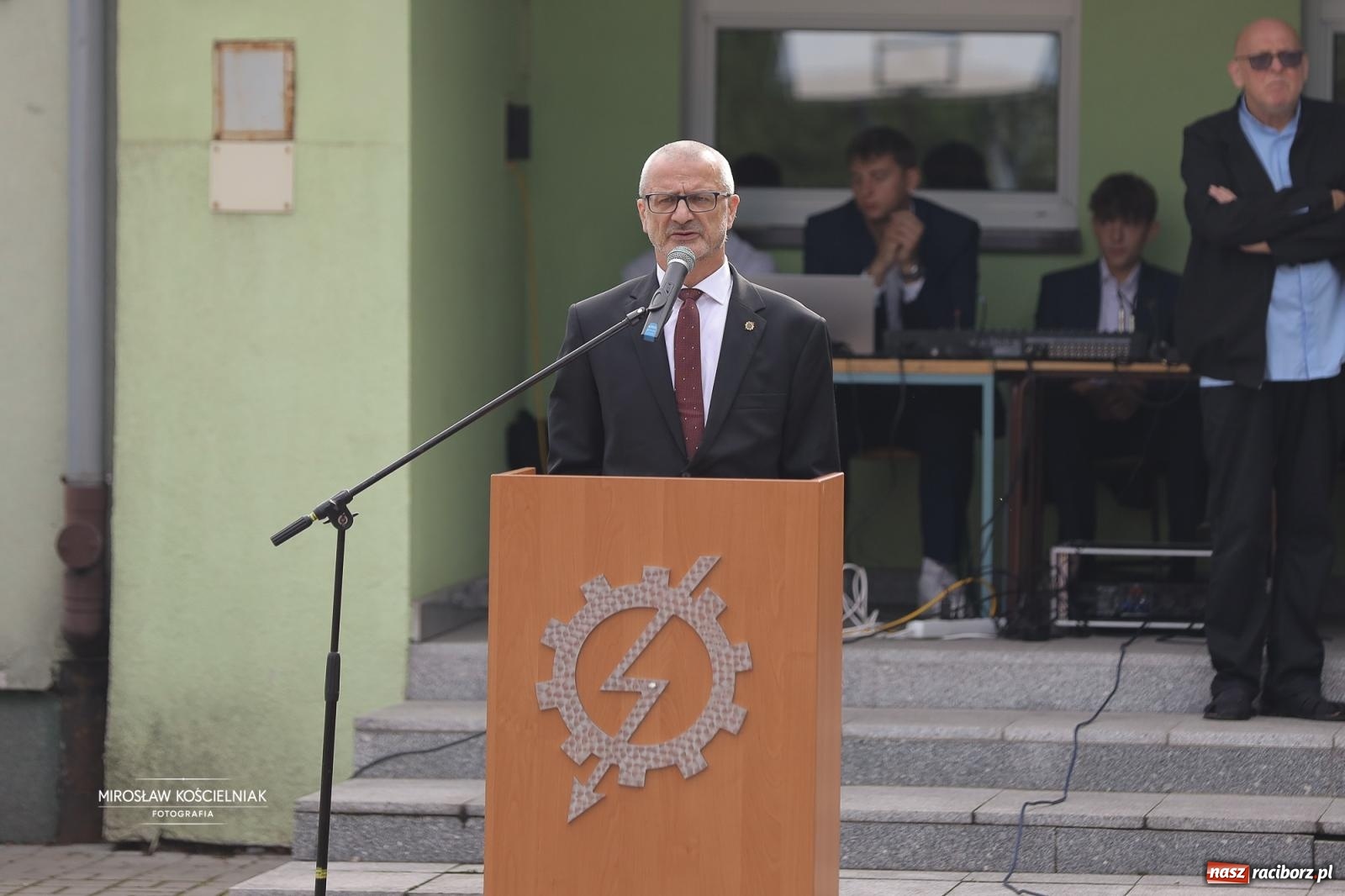 Zdjęcie w galerii na portalu naszraciborz.pl: Nowy rok szkolny w CKZU nr 2 Mechanik – ponad 900 uczniów rozpoczęło naukę wiadomości z regionu