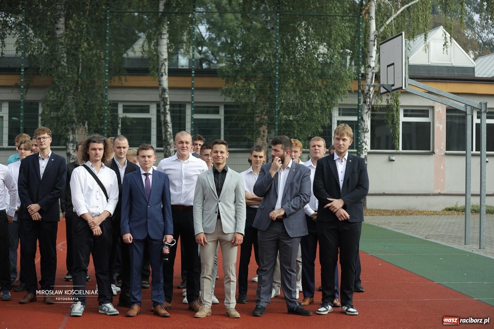 Zdjęcie w galerii na portalu naszraciborz.pl: Nowy rok szkolny w CKZU nr 2 Mechanik – ponad 900 uczniów rozpoczęło naukę wiadomości z regionu